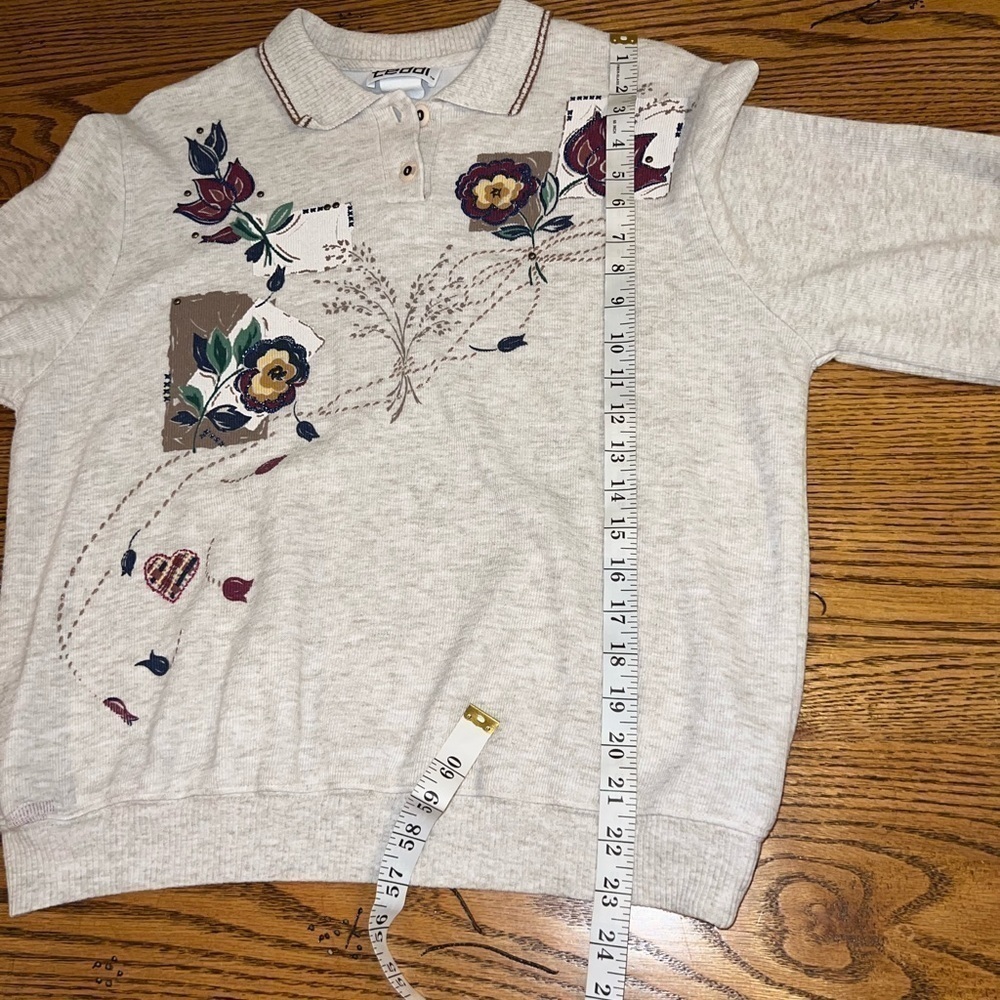 Vintage Teddi Floral Collared Henley Sweatshirt - Picture 7 of 8